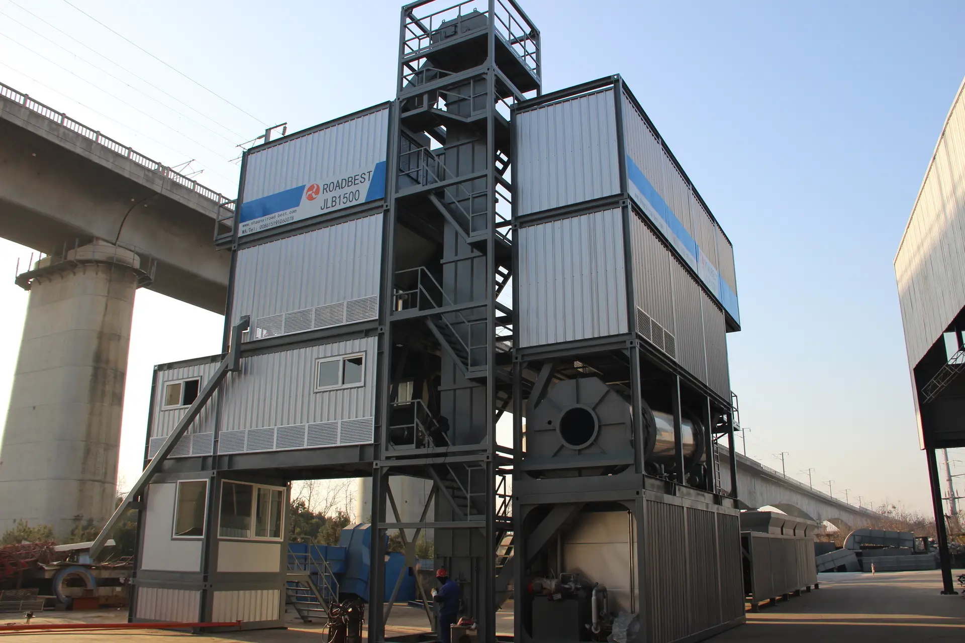 High quality Shaanxi Roadbest JLB Series container asphalt plant operating in Thailand